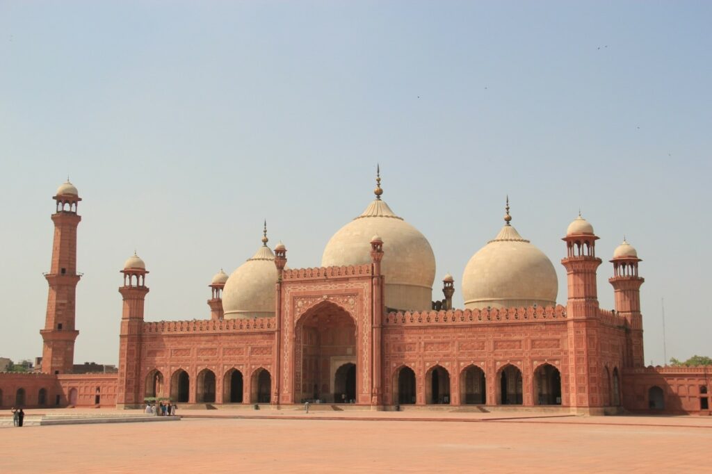 BADSHAHI-MASJID-1-1024×682