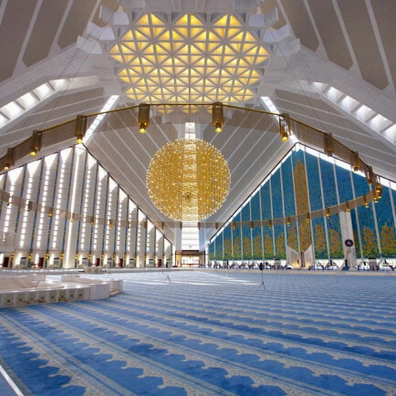 faisal-shah-mosque-interior2