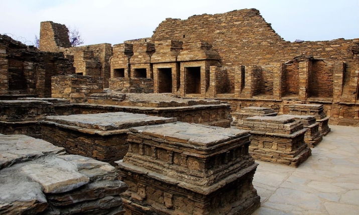 takht-i-bahi-graves-complex (1)